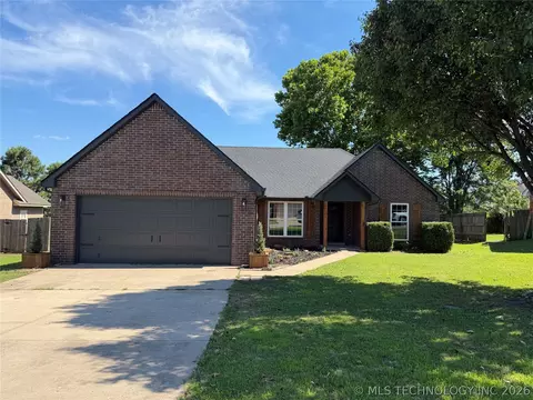 1004 W Beech St, Skiatook, OK 74070