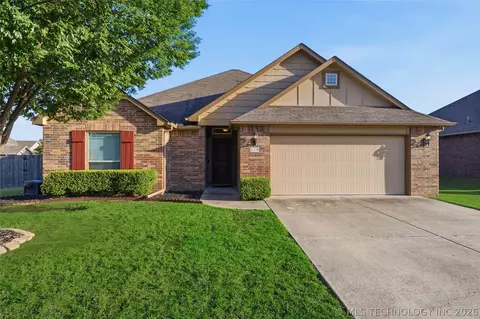 119 E Granger Pl, Broken Arrow, OK 74012