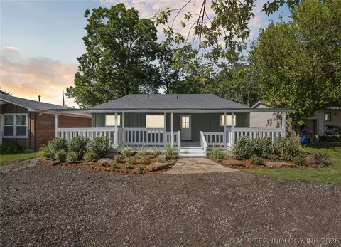 512 W Dallas St W, Broken Arrow, OK 74012