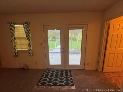 Entry Way - 85 Pine St, Mead, OK 73449 photo 2 of 3