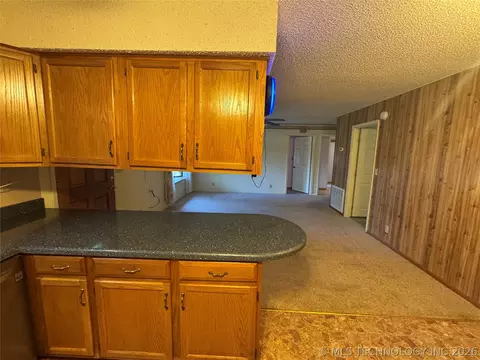 Living - 85 Pine St, Mead, OK 73449 photo 1 of 3