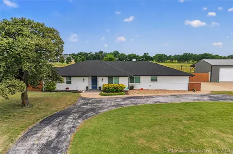 11736 E 450 Rd, Claremore, OK 74017