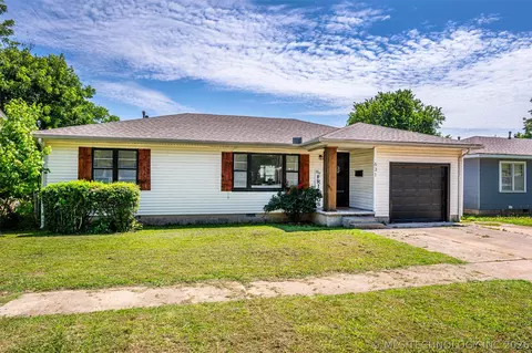 631 W 20th St, Ada, OK 74820
