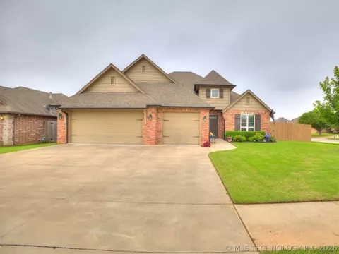 13500 S Poplar St, Glenpool, OK 74033