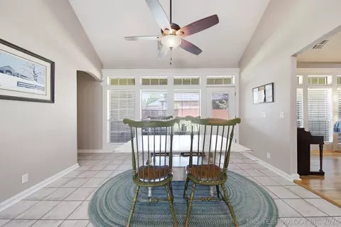 Dining - 6400 El Paso Pl, Broken Arrow, OK 74014 photo 2 of 2