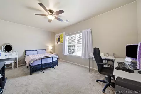 Bedroom - 6400 El Paso Pl, Broken Arrow, OK 74014 photo 4 of 4