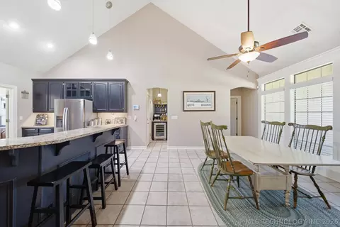 Dining - 6400 El Paso Pl, Broken Arrow, OK 74014 photo 1 of 2
