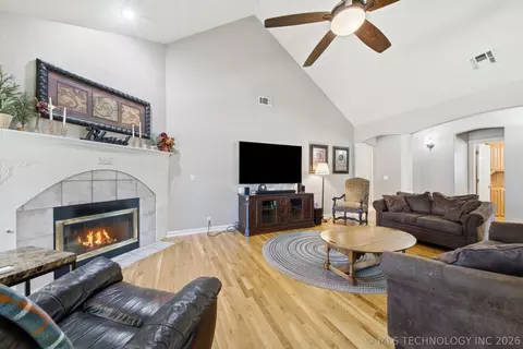 Living - 6400 El Paso Pl, Broken Arrow, OK 74014 photo 1 of 1