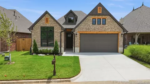 1563 S Hickory Cir, Broken Arrow, OK 74012