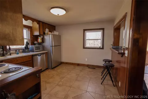 Kitchen - 37801 County Road 492 Rd, Eucha, OK 74342 photo 2 of 3