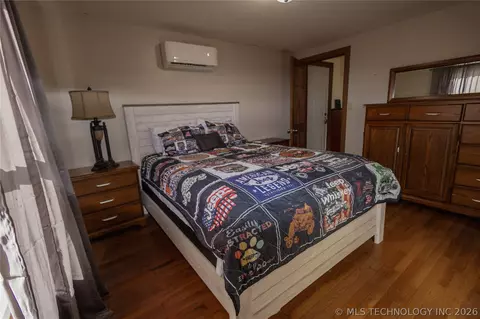 Bedroom - 37801 County Road 492 Rd, Eucha, OK 74342 photo 2 of 13