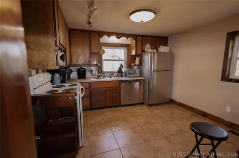 Kitchen - 37801 County Road 492 Rd, Eucha, OK 74342 photo 1 of 3