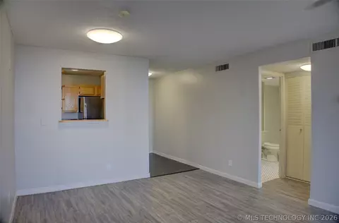 Living - 1502 S Boulder Avenue 18k, Tulsa, OK 74119 photo 1 of 5