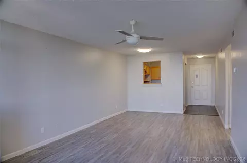 Living - 1502 S Boulder Avenue 18k, Tulsa, OK 74119 photo 5 of 5