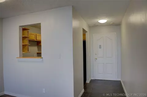 Entry Way - 1502 S Boulder Avenue 18k, Tulsa, OK 74119 photo 1 of 2