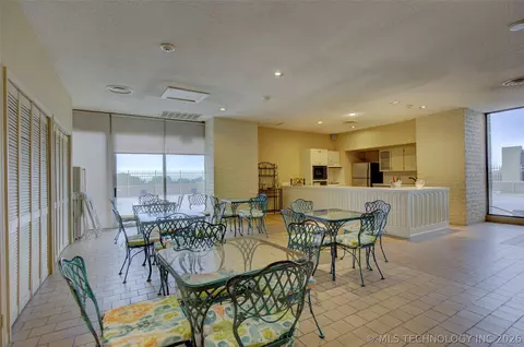Dining - 1502 S Boulder Avenue 18k, Tulsa, OK 74119 photo 2 of 2