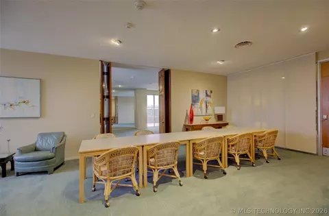 Dining - 1502 S Boulder Avenue 18k, Tulsa, OK 74119 photo 1 of 2