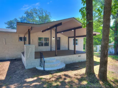 Exterior - 421065 E 1174 Rd, Eufaula, OK 74432 photo 2 of 4
