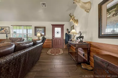 Entry Way - 25508 E 740 Rd, Wagoner, OK 74467 photo 2 of 3