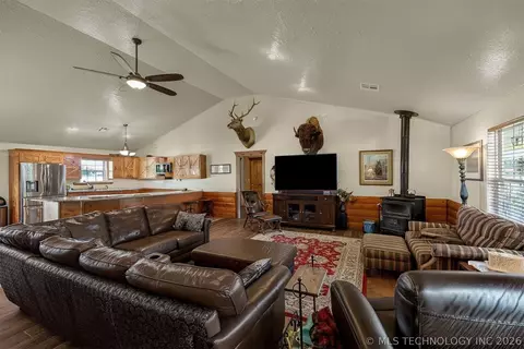 Living - 25508 E 740 Rd, Wagoner, OK 74467 photo 1 of 3