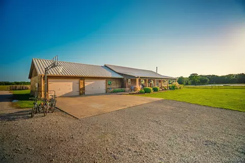 Exterior - 25508 E 740 Rd, Wagoner, OK 74467 photo 3 of 11