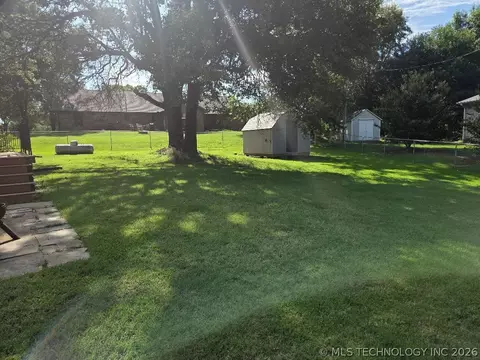 Exterior - 15 Ridgeway Ln, Eufaula, OK 74432 photo 5 of 6