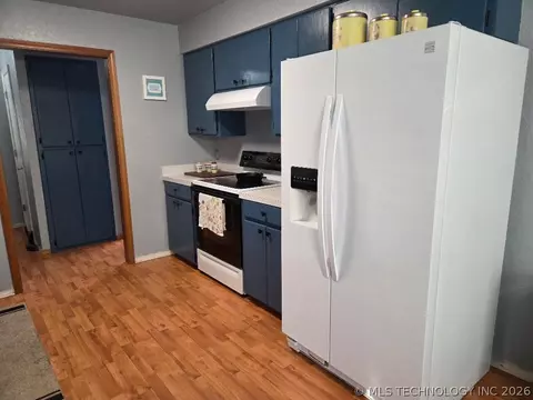 Kitchen - 15 Ridgeway Ln, Eufaula, OK 74432 photo 3 of 3