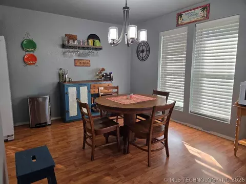 Dining - 15 Ridgeway Ln, Eufaula, OK 74432 photo 1 of 2
