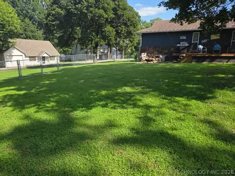Exterior - 15 Ridgeway Ln, Eufaula, OK 74432 photo 4 of 6
