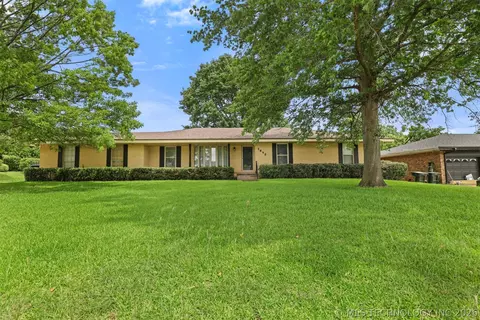 1942 W Locust, Durant, OK 74701
