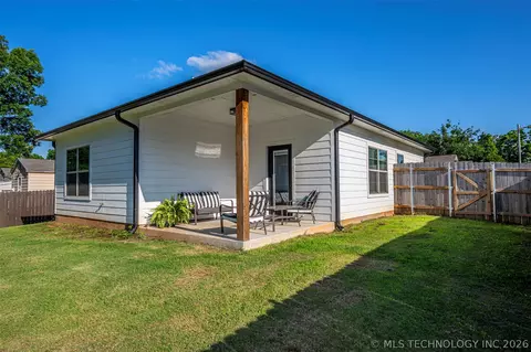 Exterior - 900 E 6th, Ada, OK 74820 photo 5 of 7