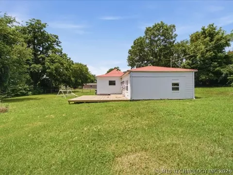 235 S Hickory St, Nowata, OK 74048