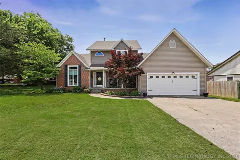 502 Covington Pl, Tahlequah, OK 74464
