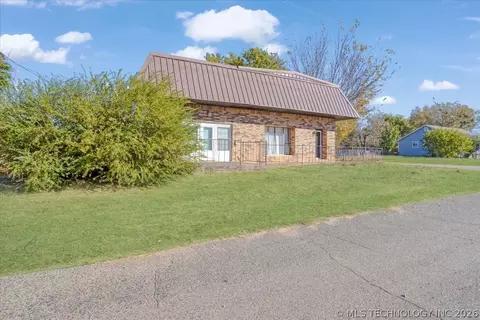 Exterior - 115 Main St, Hendrix, OK 74741 photo 3 of 7