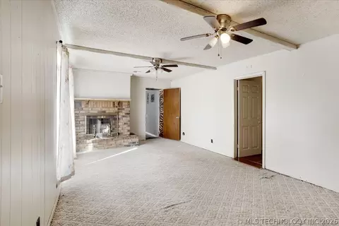 Living - 115 Main St, Hendrix, OK 74741 photo 7 of 8