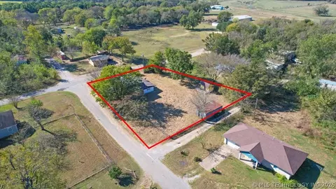 View/Area - 115 Main St, Hendrix, OK 74741 photo 4 of 4
