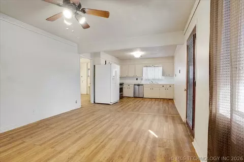 Living - 115 Main St, Hendrix, OK 74741 photo 2 of 8