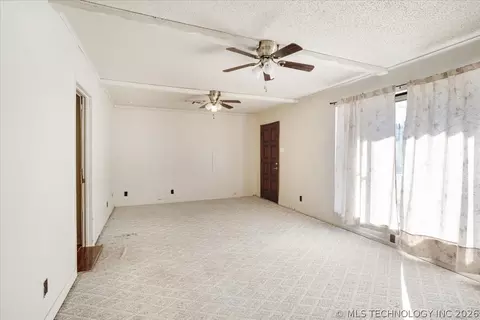 Living - 115 Main St, Hendrix, OK 74741 photo 6 of 8