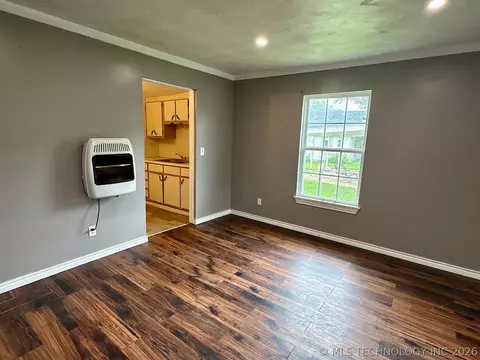 Living - 410 E 2nd St, Stroud, OK 74079 photo 5 of 7