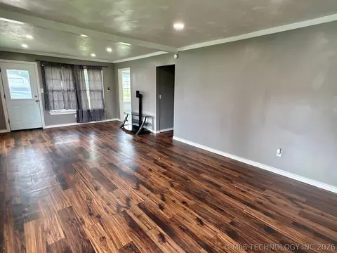 Living - 410 E 2nd St, Stroud, OK 74079 photo 2 of 7