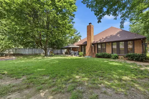 Exterior - 6920 E 99th St, Tulsa, OK 74133 photo 6 of 6