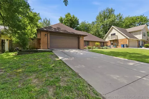 Exterior - 6920 E 99th St, Tulsa, OK 74133 photo 2 of 6
