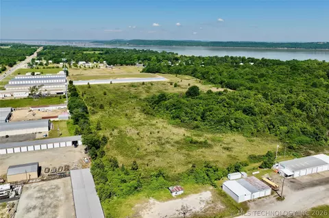 2 4213 Rd, Eufaula, OK 74432