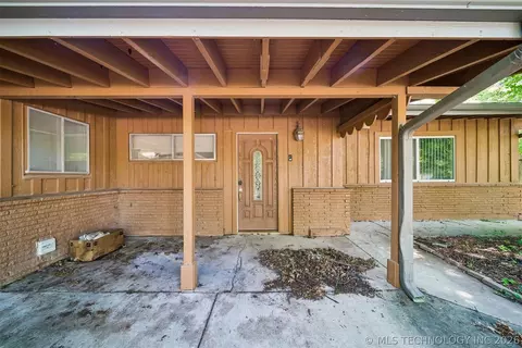 Exterior - 2507 E Sidney Ave, Broken Arrow, OK 74014 photo 3 of 5