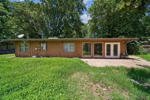 Exterior - 2507 E Sidney Ave, Broken Arrow, OK 74014 photo 4 of 5