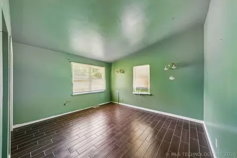 Living - 2507 E Sidney Ave, Broken Arrow, OK 74014 photo 3 of 3