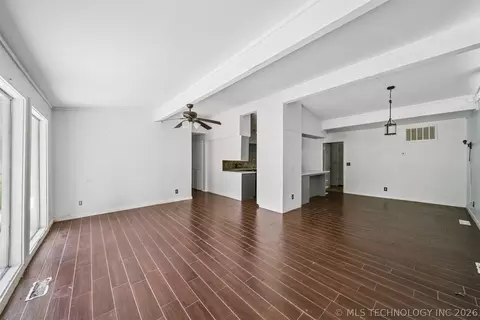 Living - 2507 E Sidney Ave, Broken Arrow, OK 74014 photo 2 of 3