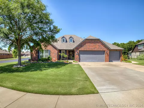 9501 N 95th East Ct, Owasso, OK 74055