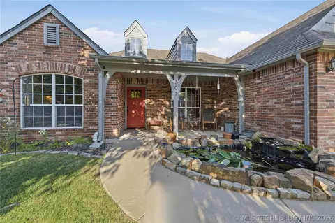 809 S 71st St S, Broken Arrow, OK 74014