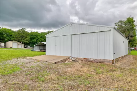Apache Street, Canadian, OK 74425